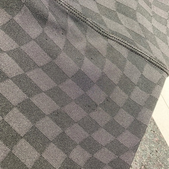 Alo yoga checkered legging - Picture 6 of 7